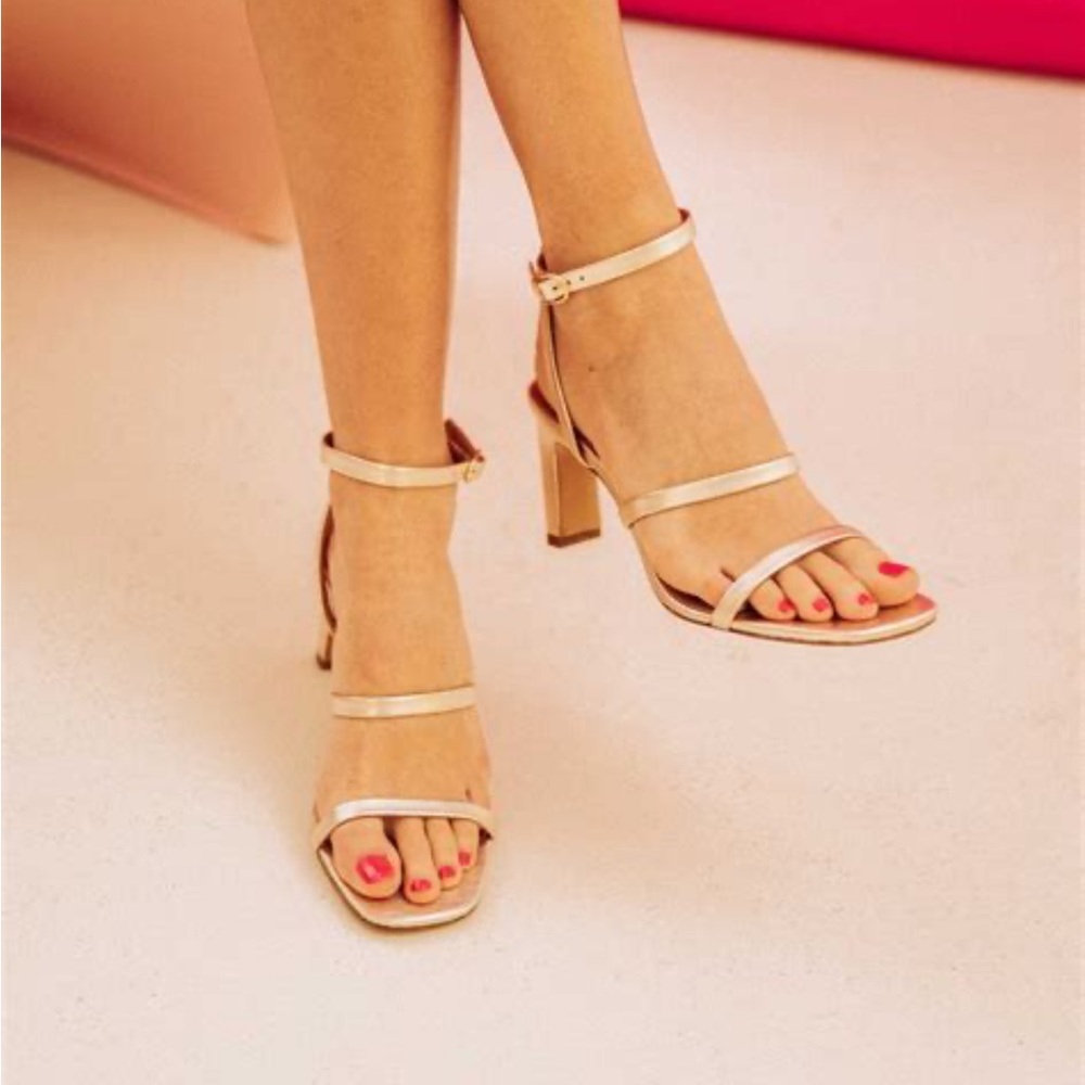 Bobbies Casey Heel in Champagne
